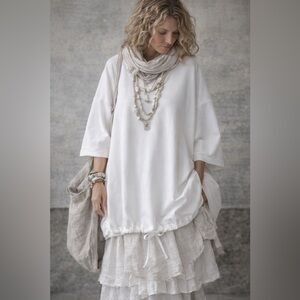 Veritecoeur Japan Womens Top O/S White Oversized Pullover Minimalist VCC409